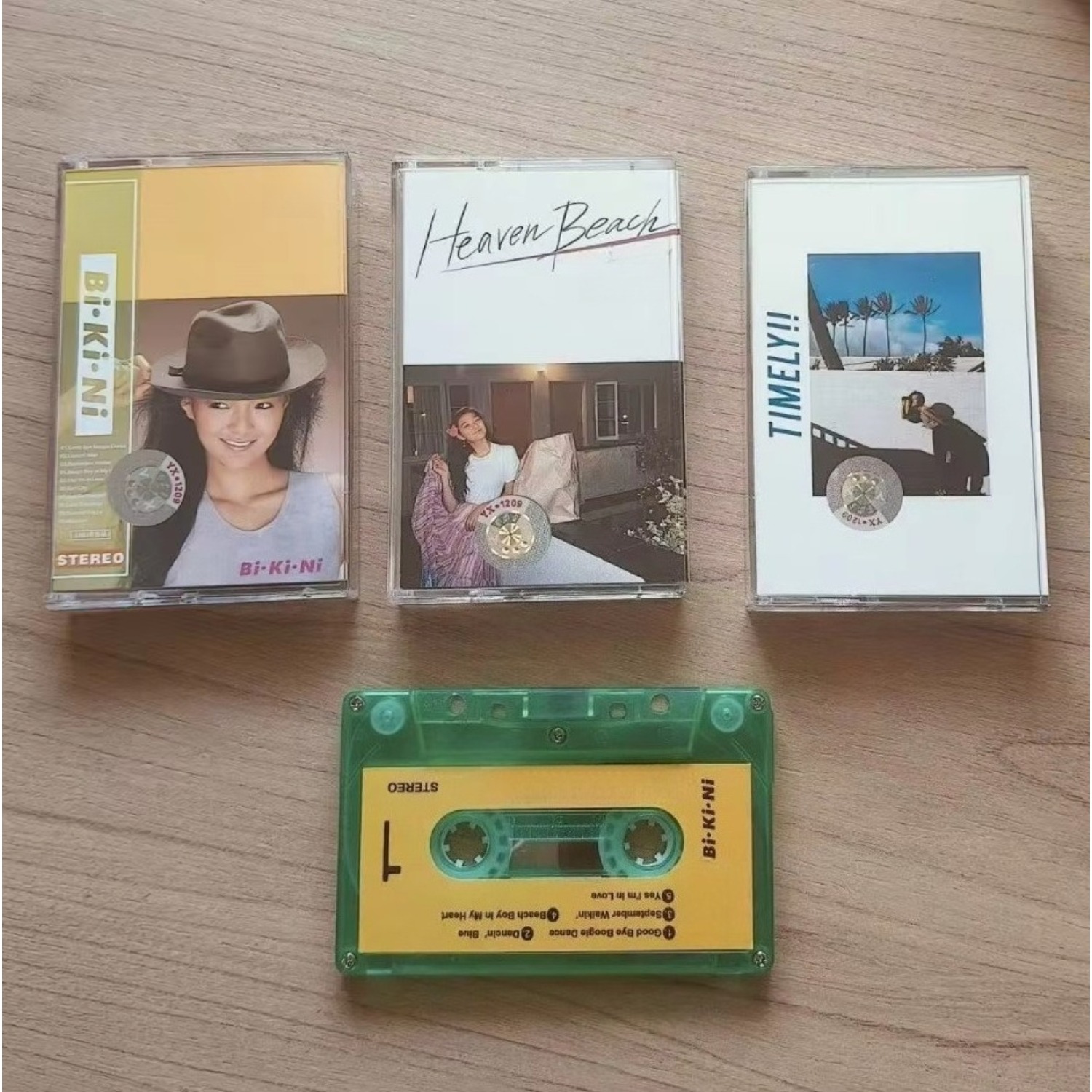 Vintage Collectibles - เทปคาสเซ็ตเพลงป๊อปสไตล์เรโทร-ญี่ปุ่น แนวเออร์เบินป๊อป สดใส วินเทจ บันเทิง บันทึกเสียงในสตูดิโอ