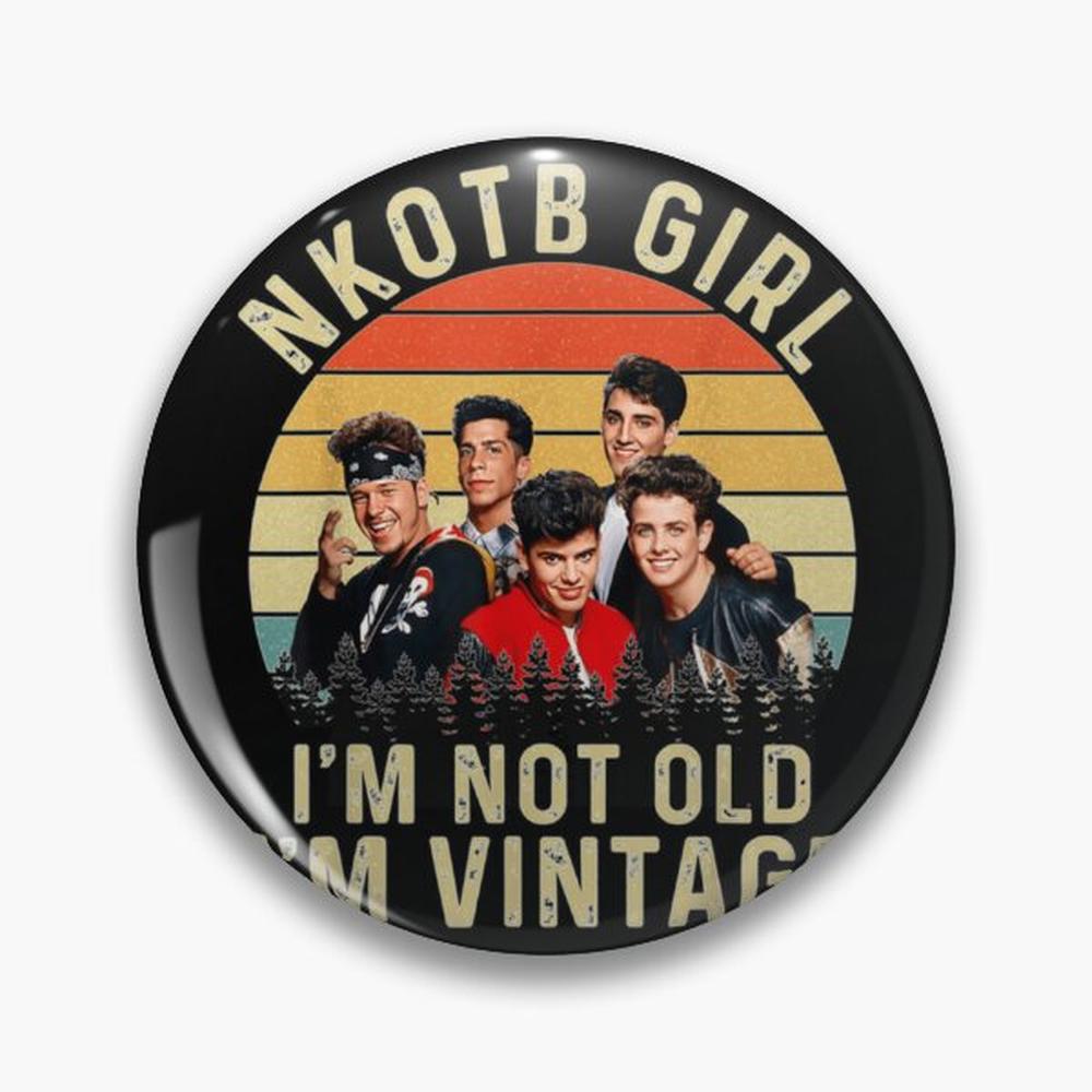 Vintage Collectible Buttons - Nkotb Girl แบบย้อนยุคฉันไม่ได้เป็นของขวัญแนววินเทจสำหรับแฟนๆเข็มกลัดติดหมุดสำหรับผู้หญิงและผู้ชายเครื่องประดับสั่งทำ