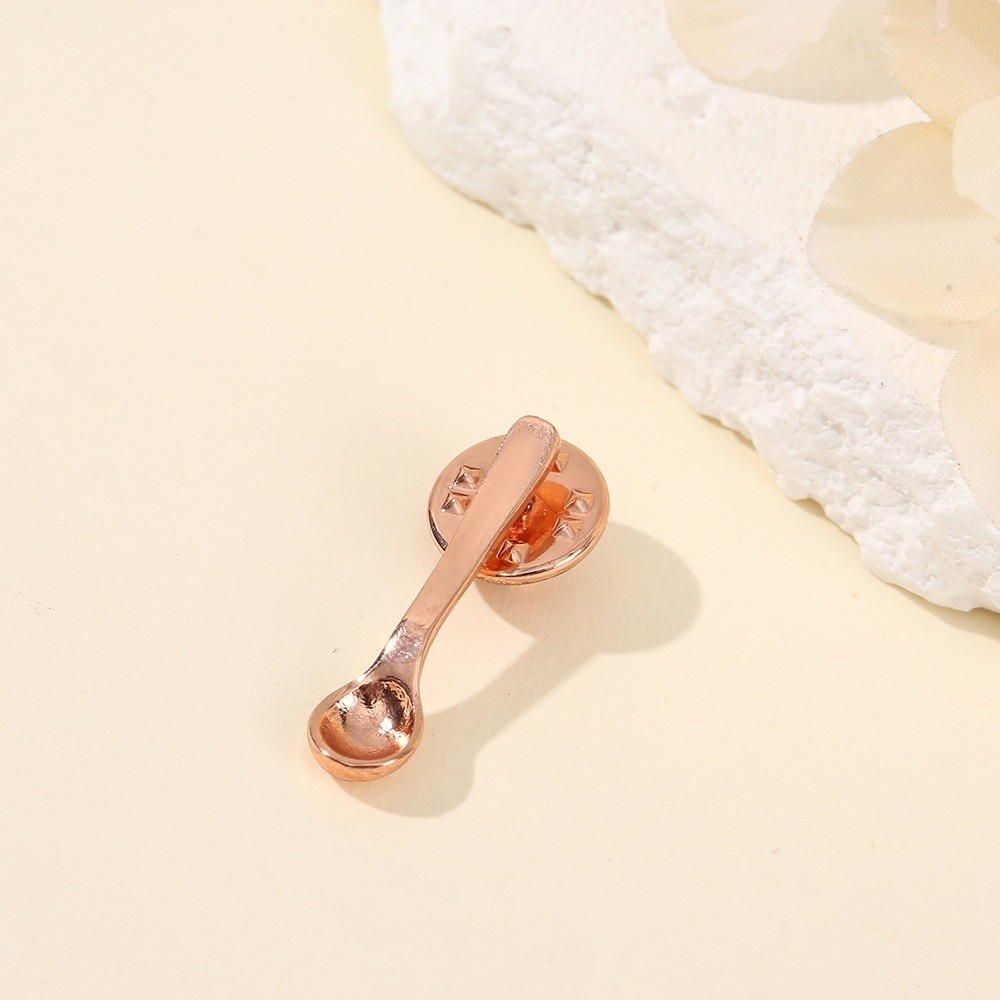 Vintage Collectible Spoons - เข็มกลัดรูปช้อนดีไซน์น่ารักใหม่ ขนาดเล็ก สร้างสรรค์ ทำจากโลหะ ใช้เป็นเข็มกลัดติดเสื้อ ของสะสม