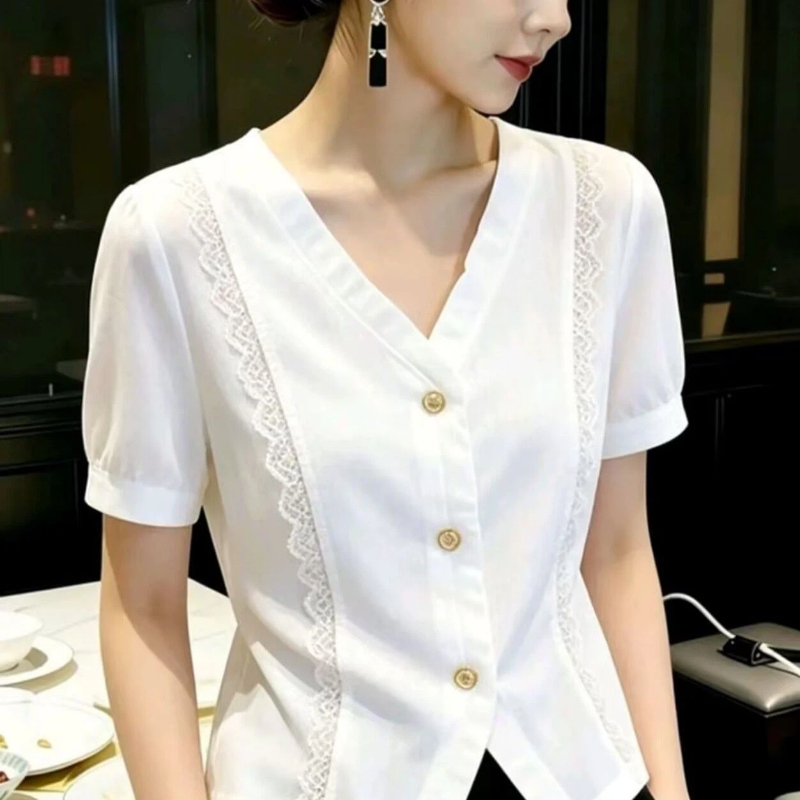 เสื้อเบลาส์คอวีติดกระดุมสไตล์เ - Vintage Collectible Buttons บทวิจารณ์และราคา