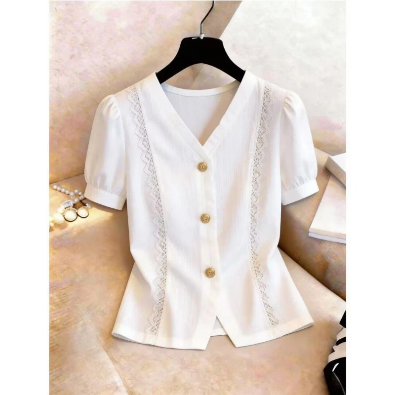 เสื้อเบลาส์คอวีติดกระดุมสไตล์เ - Vintage Collectible Buttons บทวิจารณ์และราคา